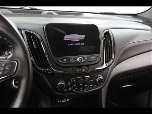 Certified 2022 Chevrolet Equinox RS w/ Infotainment Package FWD image 9