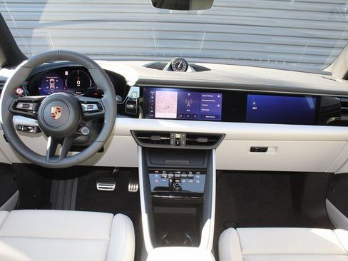 New 2025 Porsche Macan 4S Electric image 28