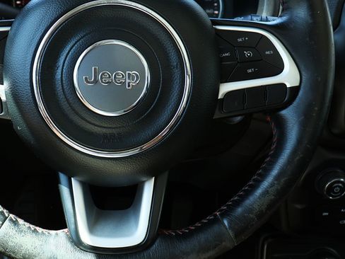 Used 2019 Jeep Renegade Trailhawk image 55