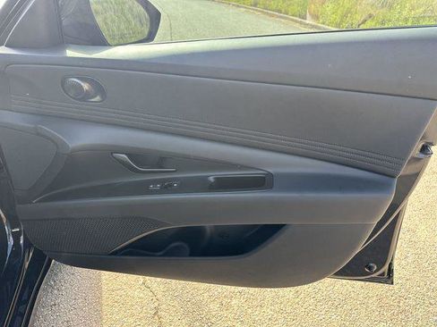 New 2025 Hyundai Elantra Limited image 14