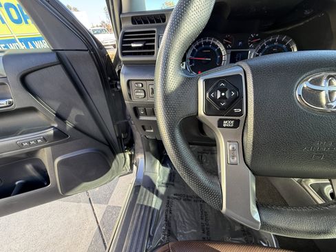 Used 2017 Toyota 4Runner Limited image 20