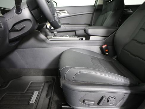 New 2026 Kia Sportage SX FWD image 11