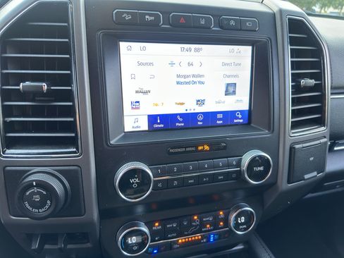 Used 2020 Ford Expedition Max XLT w/ Equipment Group 202A AWD/4WD image 29