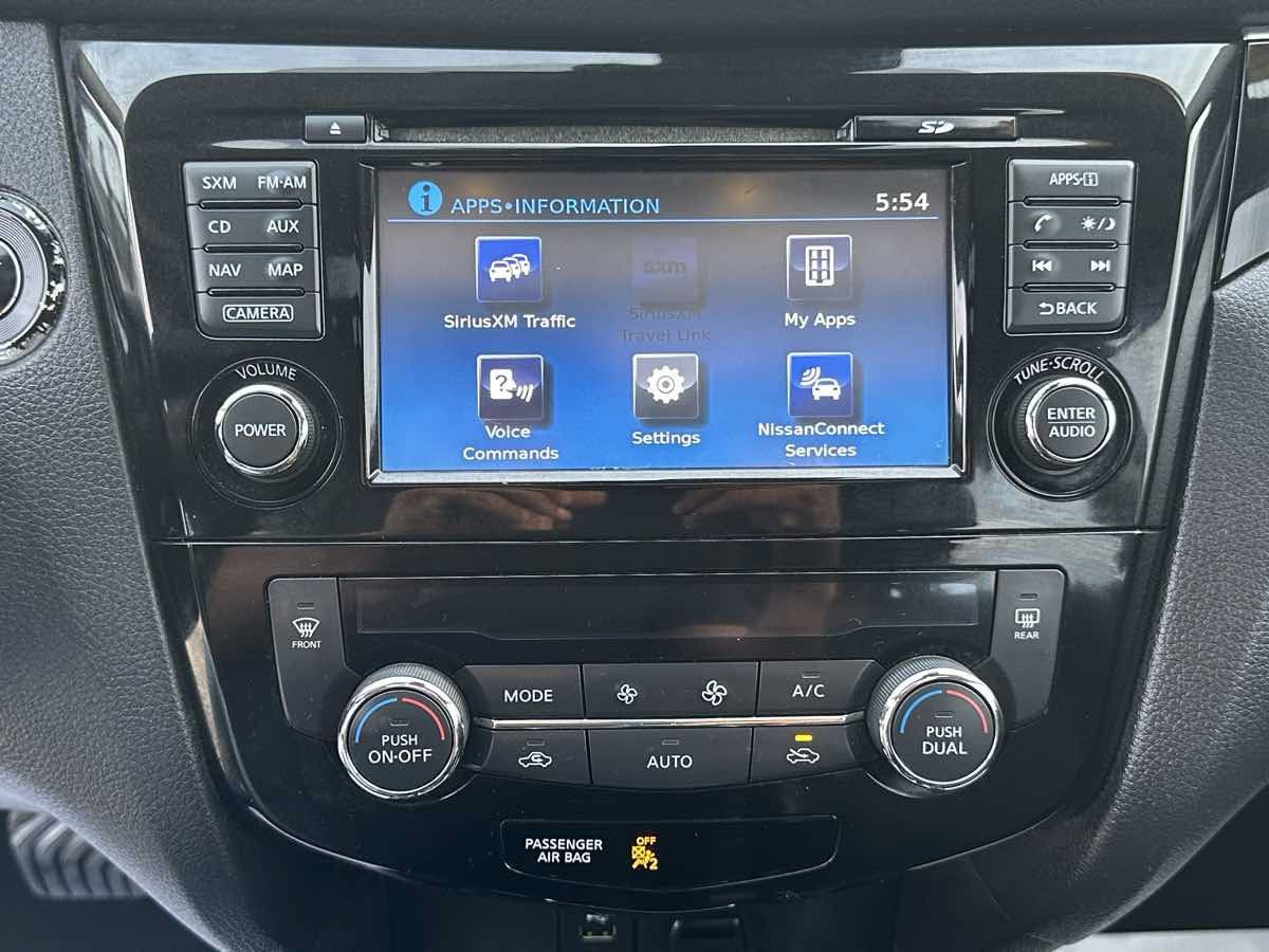 Used 2017 Nissan Rogue Sport SL w/ SL Premium Package AWD/4WD image 19