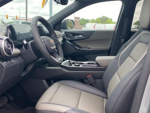 New 2026 Chevrolet Equinox LT w/ Convenience Package II FWD image 14