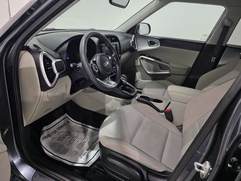 Used 2021 Kia Soul LX image 17