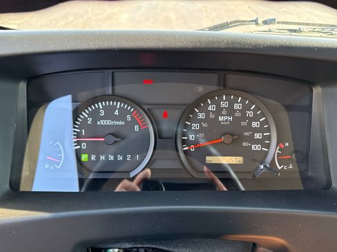 Used 2024 Isuzu NPR image 17