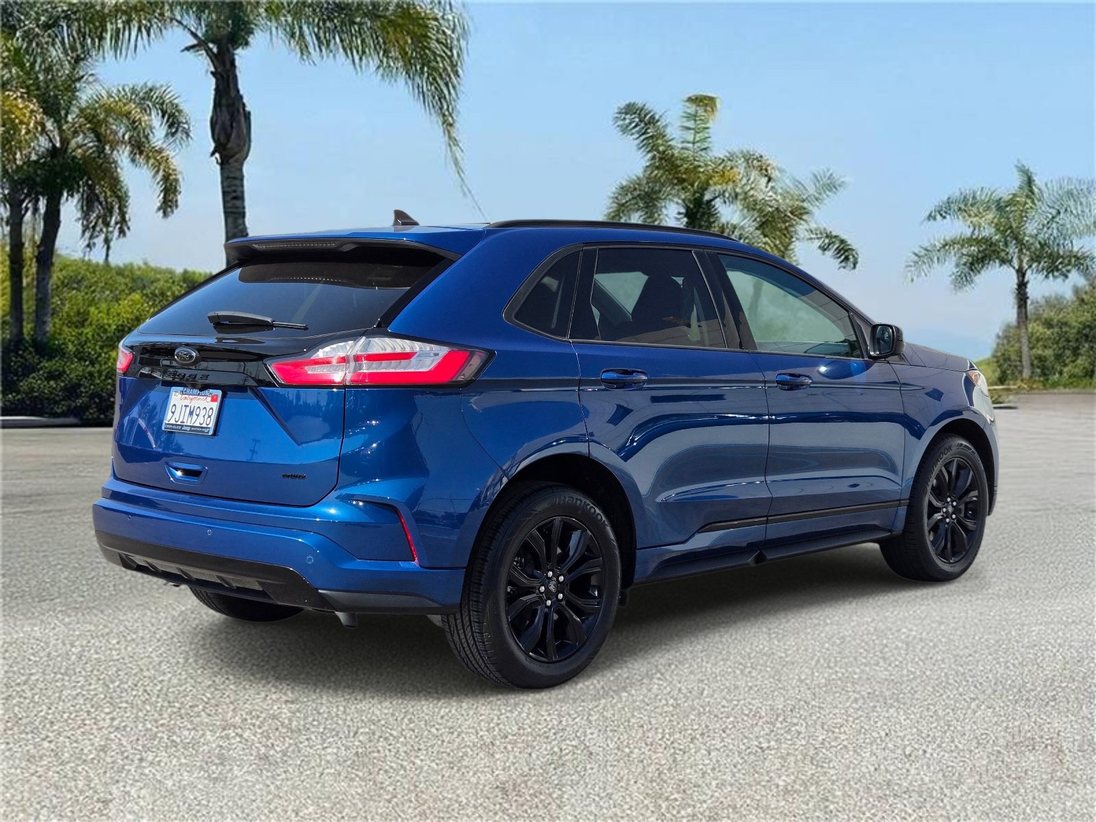 Used 2023 Ford Edge SE w/ Black Appearance Package AWD/4WD image 4
