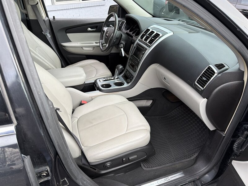 Used 2007 GMC Acadia SLT w/ Trailering Package AWD/4WD image 23