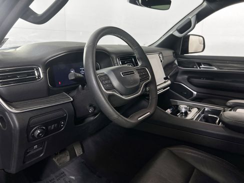 Used 2022 Jeep Wagoneer Series II image 9