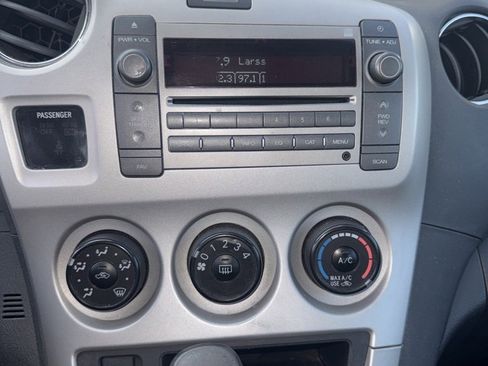 Used 2010 Pontiac Vibe w/ Preferred Package image 19