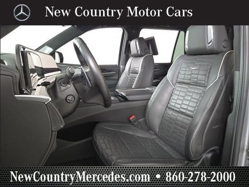 Used 2023 Cadillac Escalade V w/ LPO, ONYX Package image 16