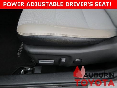 Used 2016 Toyota Camry SE image 10