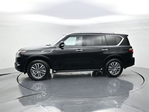 Used 2024 Nissan Armada SL w/ Captain's Chairs Package RWD image 3