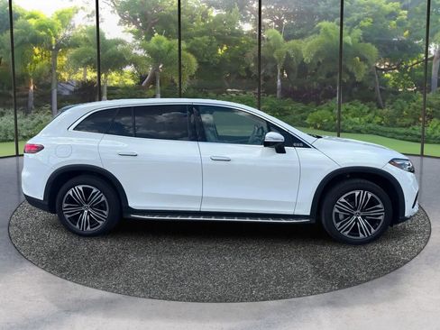 Used 2023 Mercedes-Benz EQS 450+ SUV image 4