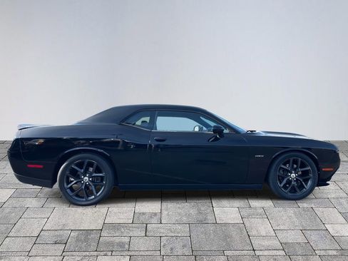 Used 2019 Dodge Challenger R/T image 8