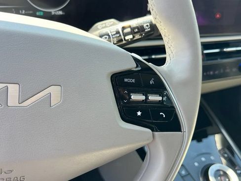 Certified 2023 Kia Niro Wind w/ Wind Preserve Package FWD image 19