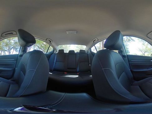 Used 2025 Nissan Altima 2.5 SV image 37