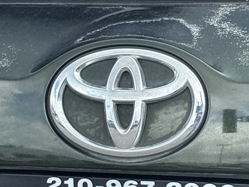 Used 2013 Toyota RAV4 LE FWD image 46