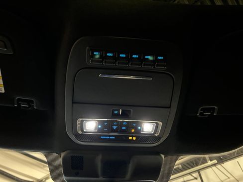 Used 2024 Ford F250 Platinum image 23