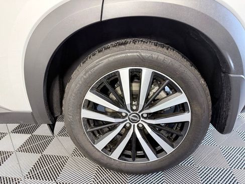 Used 2025 Nissan Pathfinder Platinum w/ Cargo Package FWD image 31