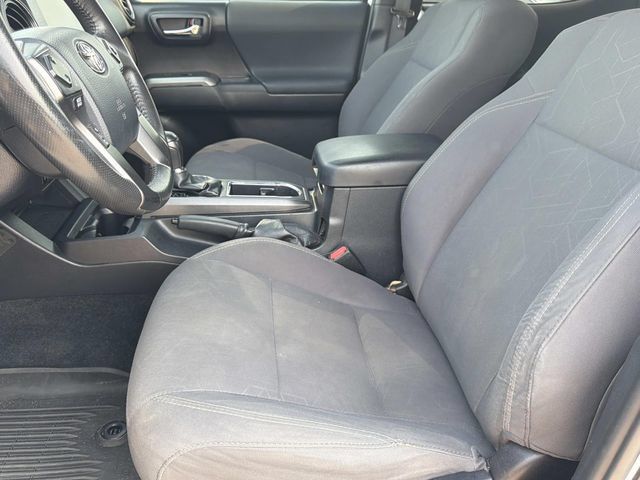 Used 2019 Toyota Tacoma TRD Off-Road AWD/4WD image 15