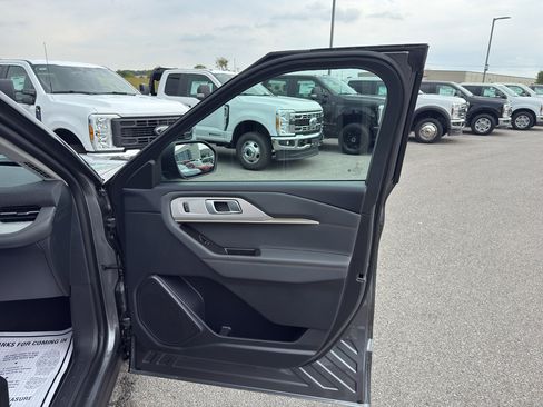 New 2025 Ford Explorer Active w/ Active Comfort Package image 16