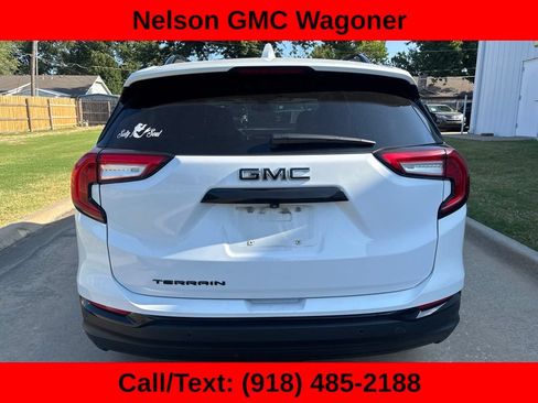 Used 2022 GMC Terrain SLE w/ Driver Convenience Package FWD image 6