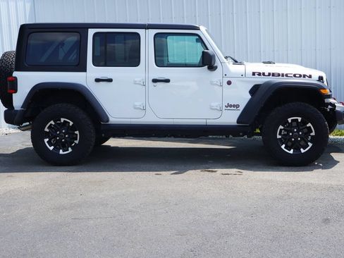Used 2025 Jeep Wrangler Unlimited Rubicon AWD/4WD image 2