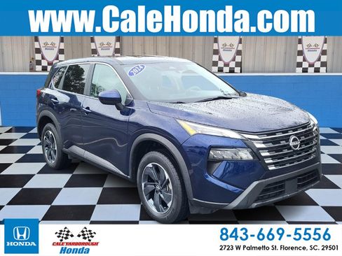Used 2024 Nissan Rogue SV image 1