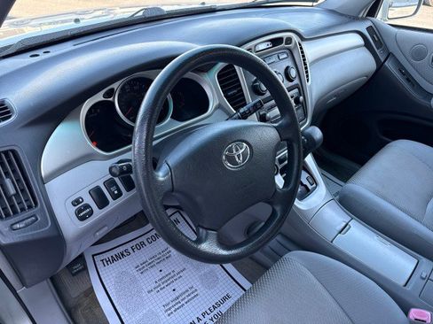 Used 2004 Toyota Highlander 4WD V6 image 17