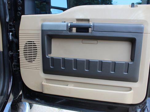 Used 2013 Ford F250 Lariat w/ Lariat Ultimate Pkg image 21