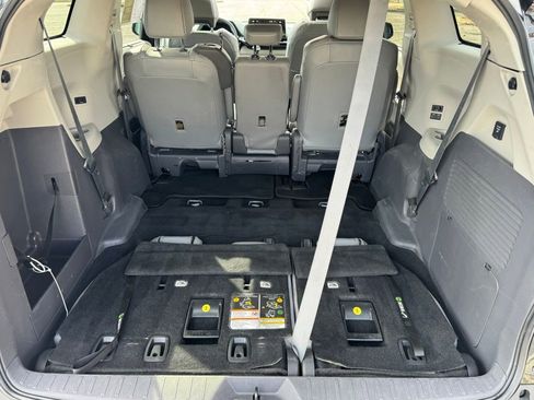 Used 2021 Toyota Sienna XLE w/ XLE Plus Package image 35