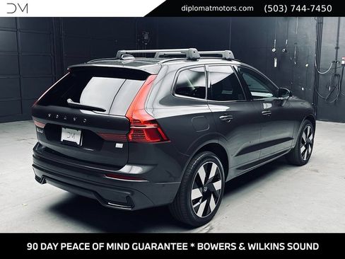 Used 2024 Volvo XC60 T8 Ultimate AWD/4WD image 7