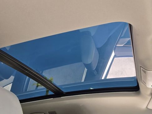 Used 2024 Volkswagen Atlas SE image 19