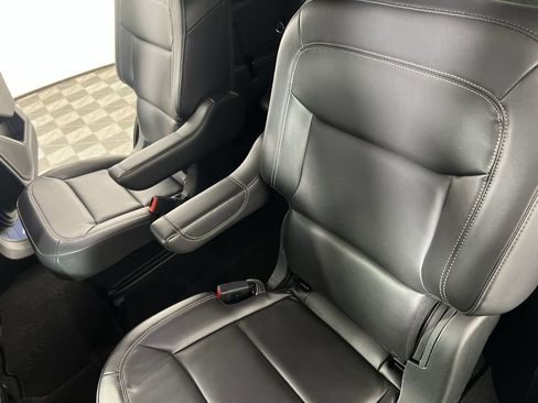 Used 2023 Ford Explorer XLT w/ Equipment Group 202A AWD/4WD image 25