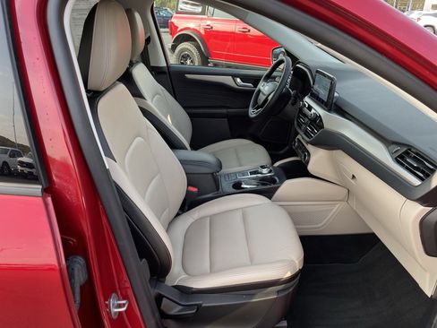 Used 2022 Ford Escape SEL w/ Technology Package image 36