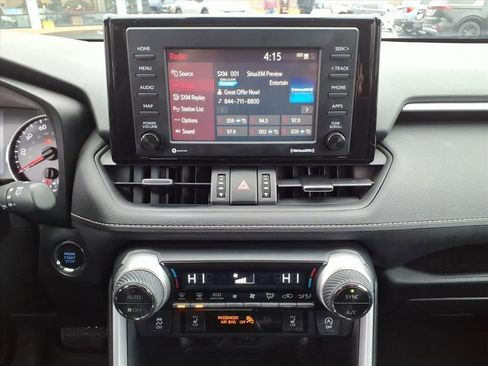 Used 2020 Toyota RAV4 XLE Premium image 16