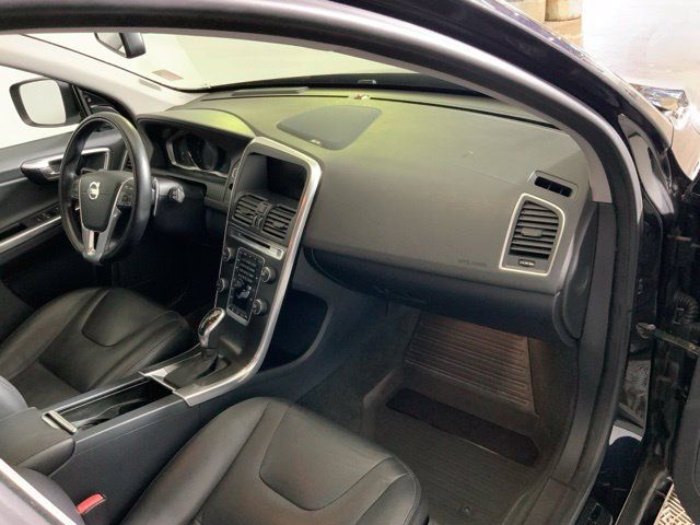 Used 2015 Volvo XC60 T6 Platinum w/ Protection Package AWD/4WD image 30