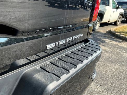 Used 2024 GMC Sierra 2500 Denali w/ Technology Package AWD/4WD image 25