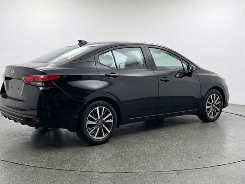 Used 2025 Nissan Versa SV image 9