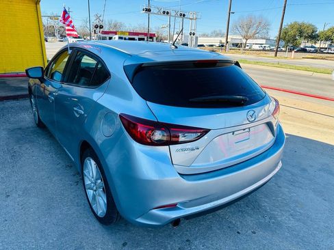 Used 2017 MAZDA MAZDA3 Touring image 3