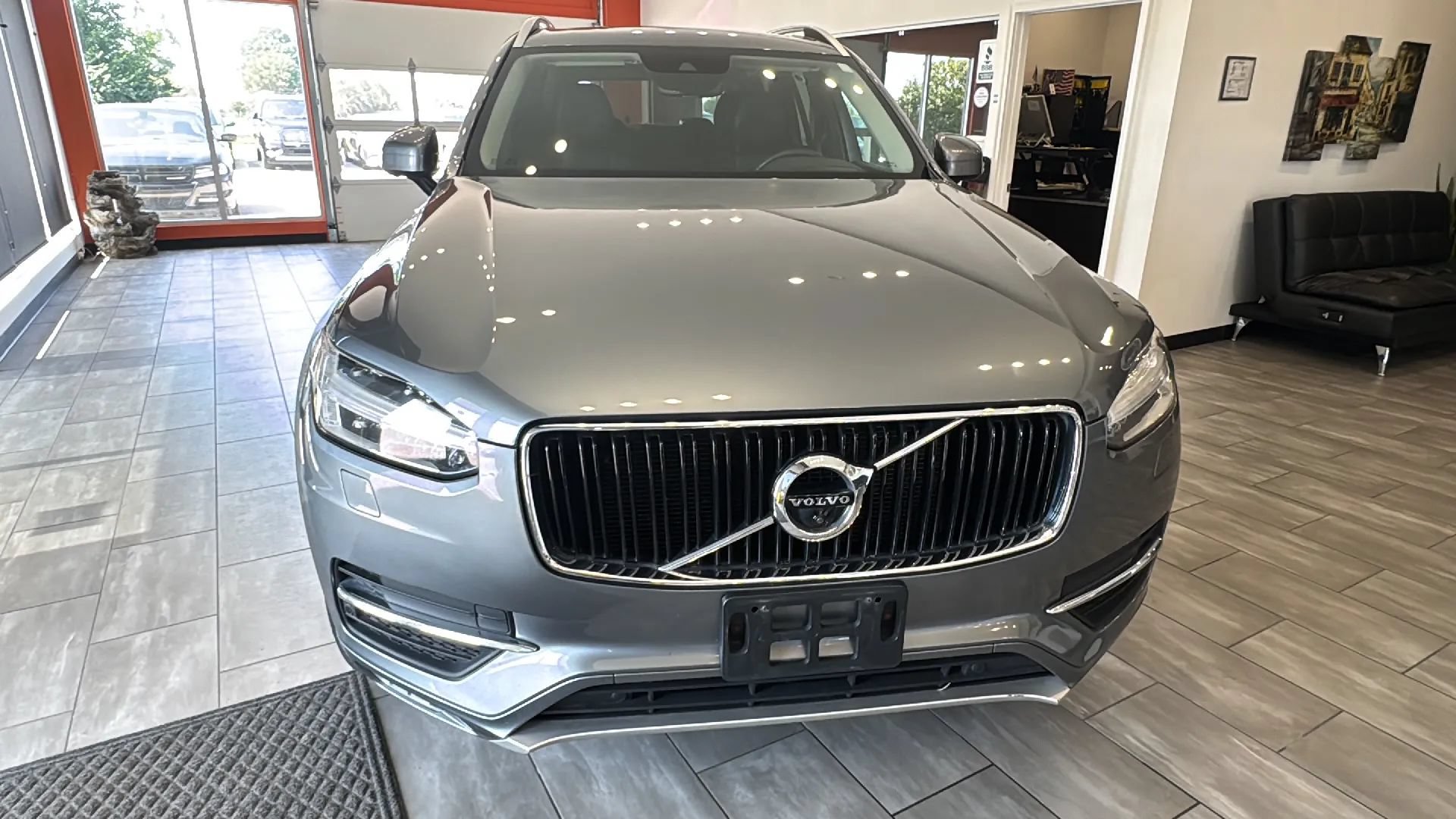 Used 2017 Volvo XC90 T6 Momentum w/ Vision Package AWD/4WD image 5