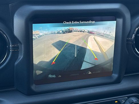 Used 2022 Jeep Wrangler Unlimited Sahara AWD/4WD image 19