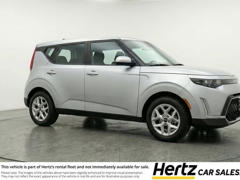 Used 2025 Kia Soul LX w/ LX Technology Package FWD image 1