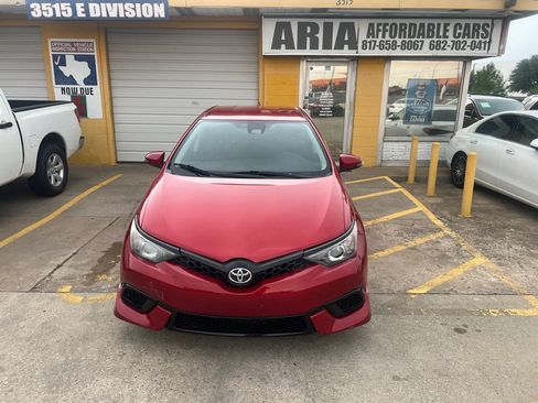 Used 2018 Toyota Corolla iM FWD image 2
