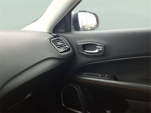 Used 2019 Jeep Compass Limited w/ Safety & Security Group image 19