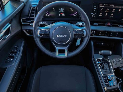 Certified 2023 Kia Sportage LX image 16