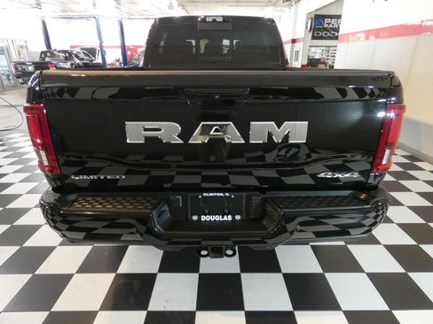 Used 2025 RAM 2500 Limited AWD/4WD image 5