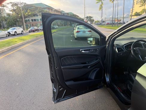 Used 2019 Ford Edge ST w/ Equipment Group 401A image 9